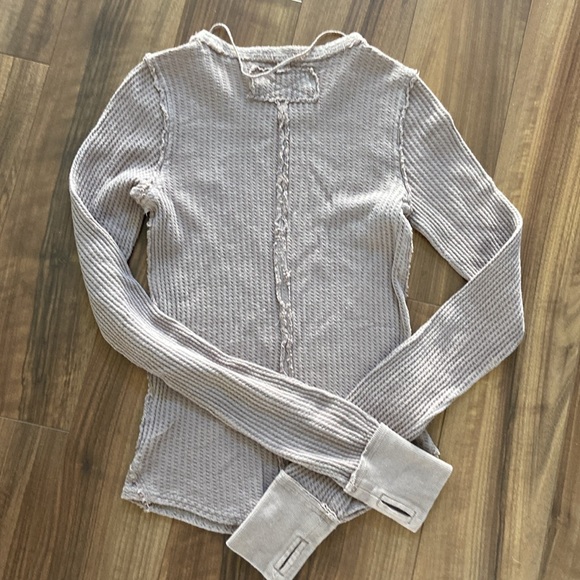 BNWOT We the Free - thermal top - Picture 5 of 9